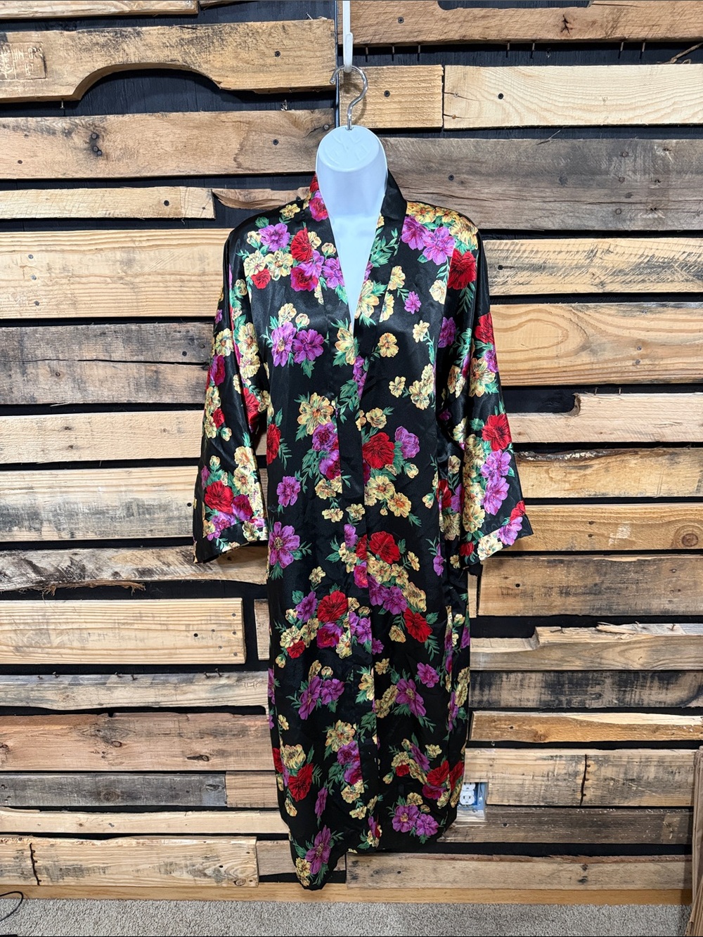 Vintage Classic By J.O. Silky Black Floral Print Long Kimino Style Robe Medium